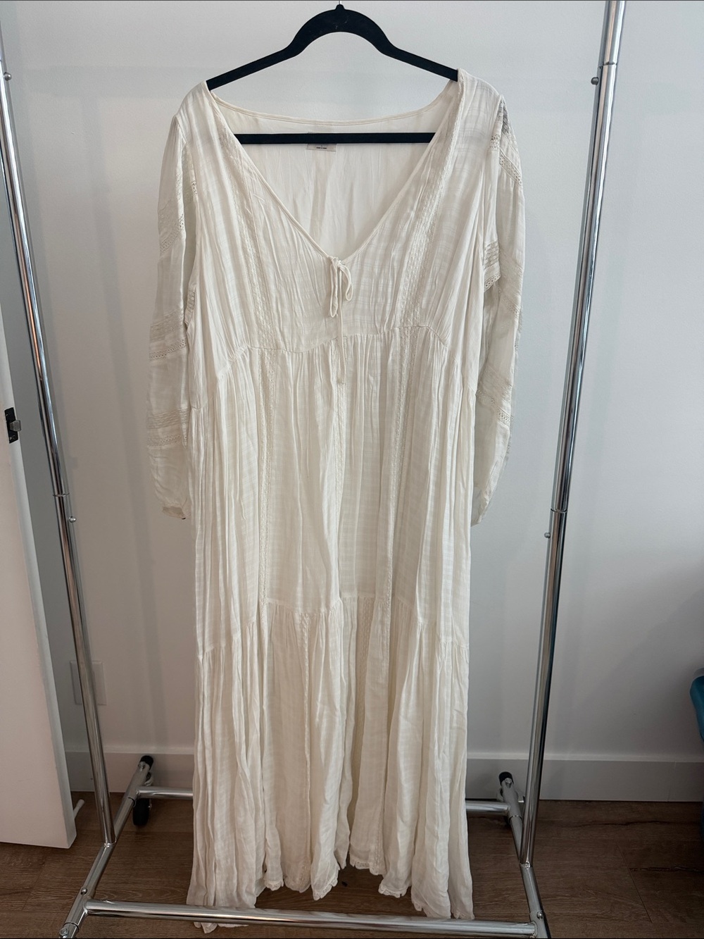 Wilfred Bohemian Cream V-Neck Maxi Dress - Elegant Everyday